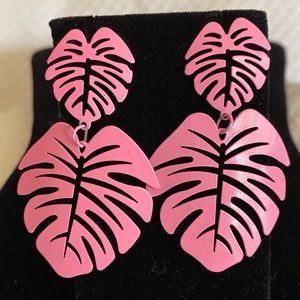 PINK TROPICAL LEAVES DANGLING EARRINGS